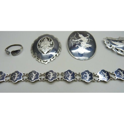 997 - Siam silver jewellery - three brooches, a bracelet and a ring, 44g