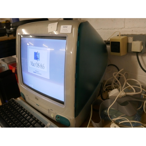 5050 - A vintage iMac personal computer with cable, keyboard and mouse and a Cumana BBC compatible 3.5” dis... 