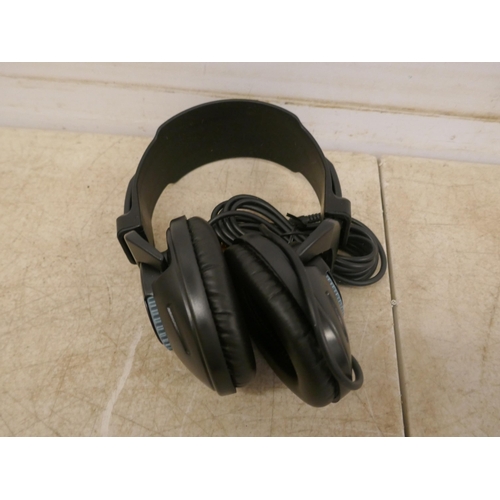 5052 - A pair of Ross digital stereo headphones, a pair of Sony MDR-XB450AP extra bass headphones and a Son... 