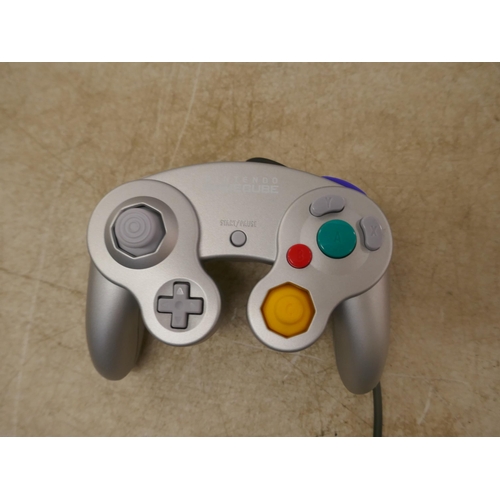 5061 - A Nintendo Gamecube with controller, cables, HDMI adapter and Mario Kart Double Dash game