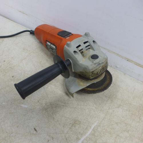 5022 - A quantity of power tools and other items including a Challenge MP3780 , 240V electric power planer,... 