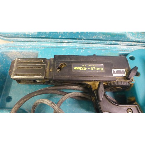 5041A - Two cased power tools including a Titan TTB278505 230v SDS plus rotary hammer drill, a Makita 6834 2... 