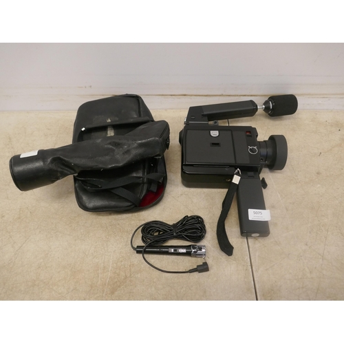 5075 - A Canon 514XL-5 camera with a Canon DM30R microphone and leather pouch