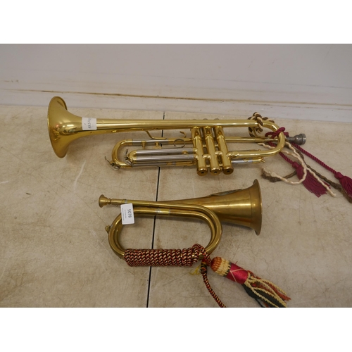 5078 - A brass trumpet and a bugle horn