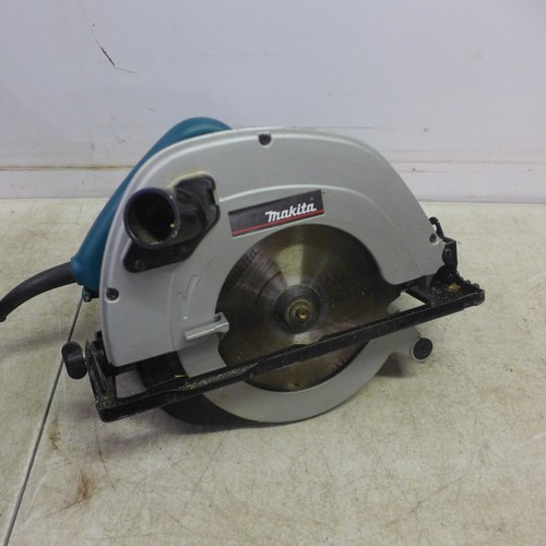 5024 - A Makita 5704R, 190mm, 230V circular saw with case