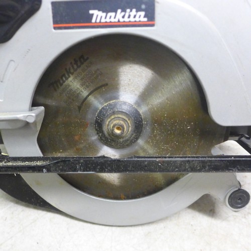 5024 - A Makita 5704R, 190mm, 230V circular saw with case