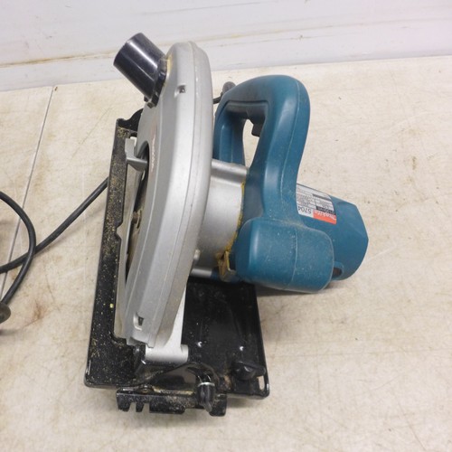 5024 - A Makita 5704R, 190mm, 230V circular saw with case