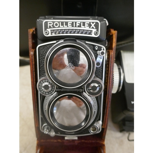 5076 - A Franke and Heidecke Rolleiflex camera, markings and detail around the lens read: Rolleiflex Synchr... 