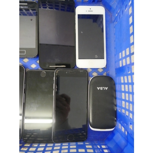 5077 - A collection of mobile phones including five iPhones, two Samsungs, two Motorola’s, an Alba, a Nokia... 