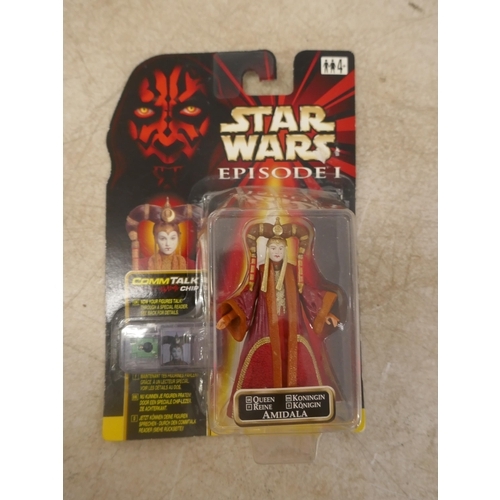 5084 - A Star Wars R2-D2 app enable droid and a Star Wars episode one Queen Amidala figure