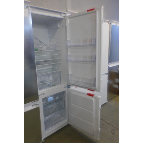 4065 - Zanussi 70/30 Fridge Freezer - Frost Free - Model ZNNN18ES3 , Original RRP £748.34 inc Vat (463-119)... 