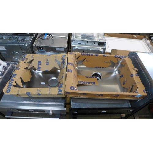 4172 - 3x  Mixed Size/Style stainless steel sinks inc Blanco (463-144, 145) *This lot is subject to Vat