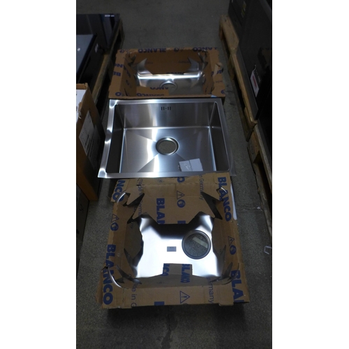 4172 - 3x  Mixed Size/Style stainless steel sinks inc Blanco (463-144, 145) *This lot is subject to Vat