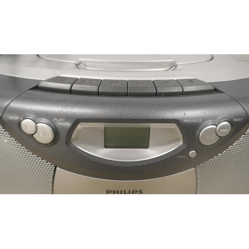 5110 - A Panasonic RX-DT401 stereo CD system, a Phillips AZ1003 CD player, a Sony LFS-W305 stereo cassette ... 