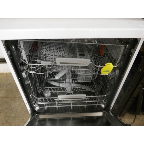 5110A - A Hotpoint Smart Tech free standing dishwasher