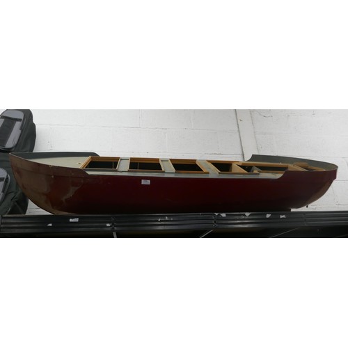 5095 - A 173cm wood and fibreglass model boat