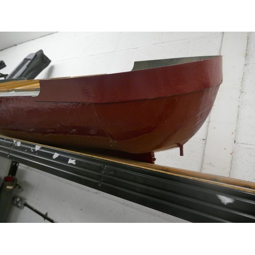 5095 - A 173cm wood and fibreglass model boat