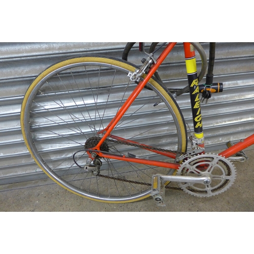 5135 - A T.I Raleigh Europa racing bike with a locked bike chain (No key) and one other bike chain