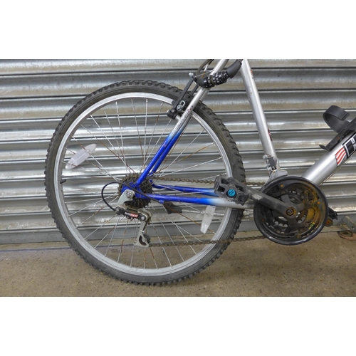 5136 - A Harlem Rush steel framed mountain bike