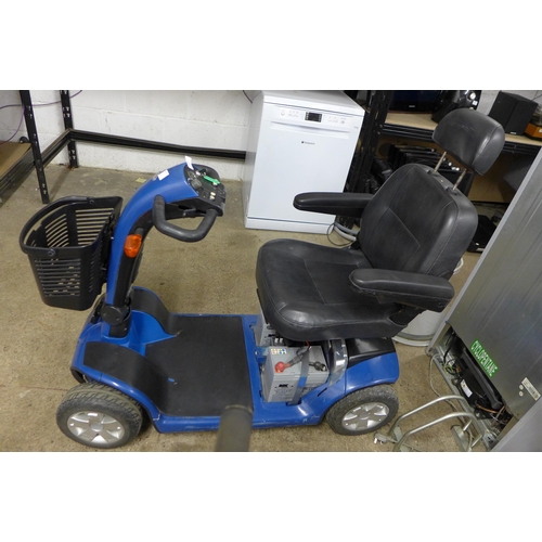 5140 - A Pride 4 Wheel mobility scooter with key - no charger *Police repossession