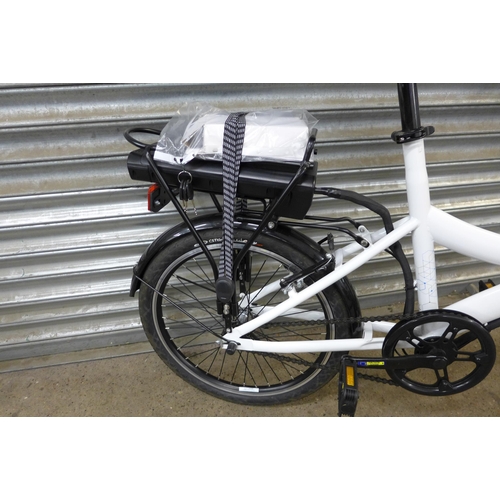 5142 - An Assist aluminium electric bike with charger, keys and battery