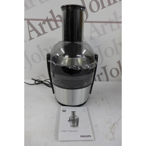 5235 - A Philips 2 litre juicer