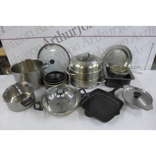 5252 - An assortment of pots, pans and other kitchen items