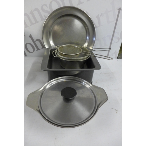 5252 - An assortment of pots, pans and other kitchen items