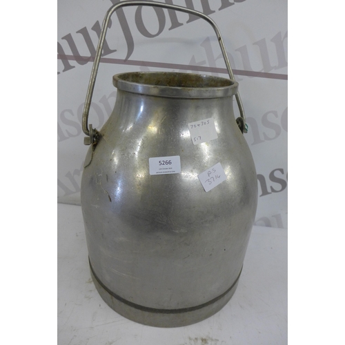 5266 - A stainless steel milk churn