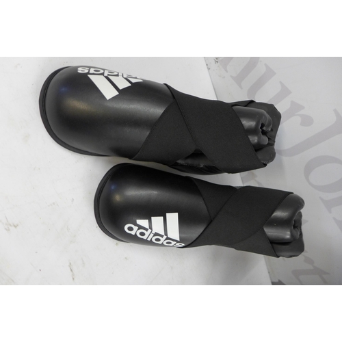 5278 - A pair of Adidas kickboxing boots and gloves