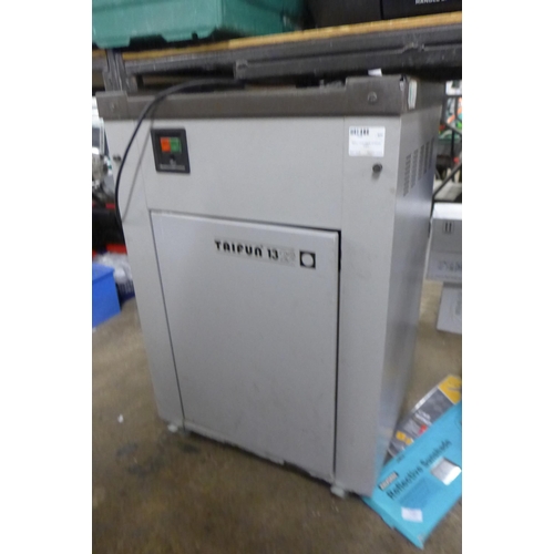 5285 - A Talfun 132z 240v heavy duty paper shredder