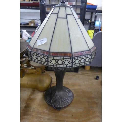 5290 - A quantity of vintage items including a Bialladin model 300x pressure lamp, an art deco table lamp, ... 