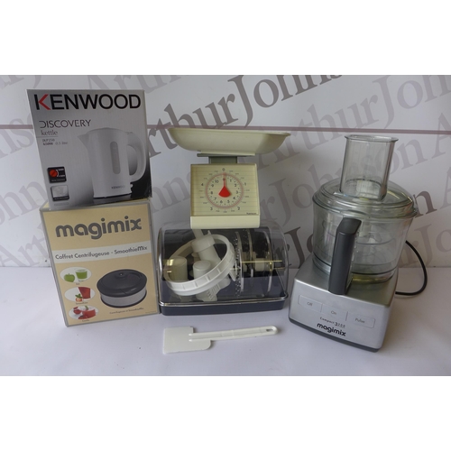 5317 - A quantity of kitchen items including a Kenwood Discovery 0.5L kettle, Hansom weighing scales, a Mag... 