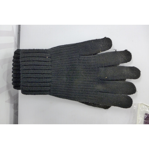 5318 - A quantity of unused MaxiDry work ware gloves