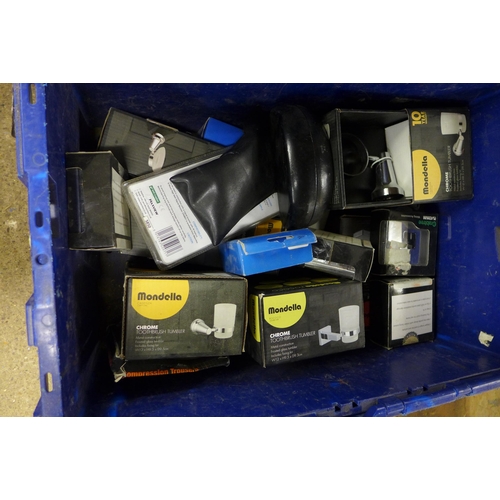 5335 - A box of assorted taps and sockets, all unused