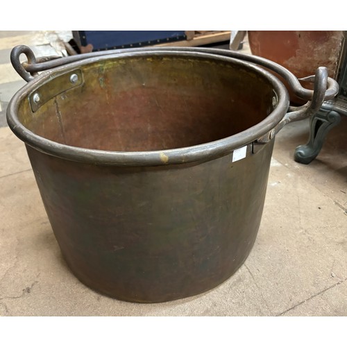 289 - A Victorian copper cauldron