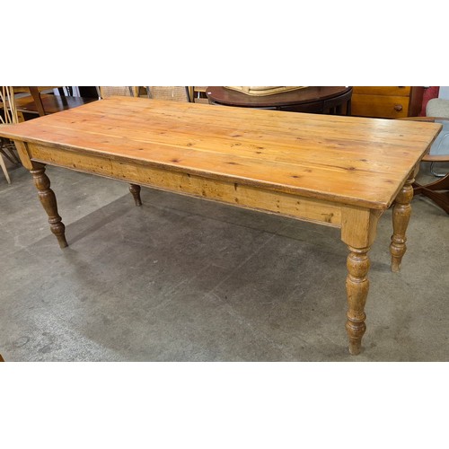 96A - A Victorian style pine farmhouse kitchen table