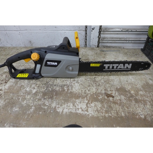 5171 - A Titan TTL756CHN-A electric chainsaw