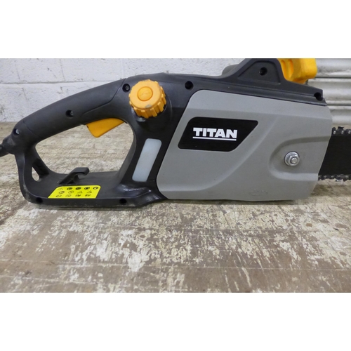 5171 - A Titan TTL756CHN-A electric chainsaw