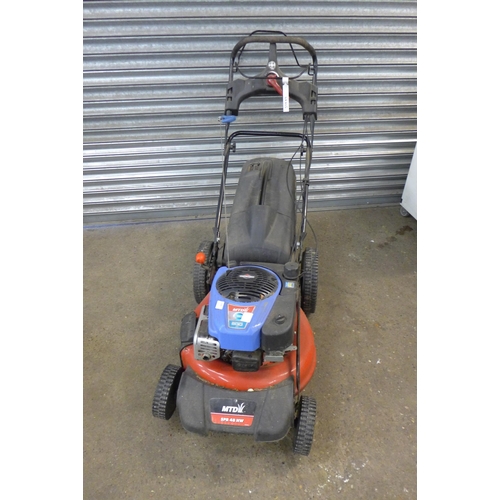 5205 - An MTD SPB 48 HW self propelled petrol driven lawn mower with a Briggs and Stratton generation blue ... 