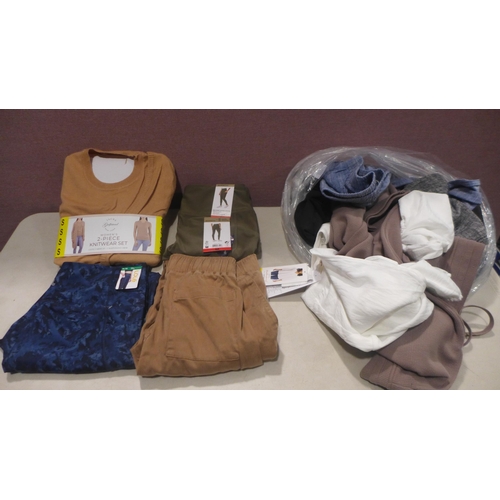 6251 - Quantity of women's clothing to include leggings, trousers, knitwear, etc. various sizes (336-73003)... 