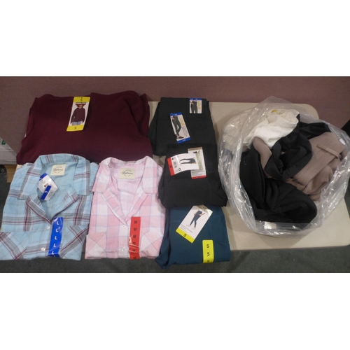 6260 - Quantity of mixed women's clothing to include leggings, hoodie, shirts, etc. various sizes (336-7300... 