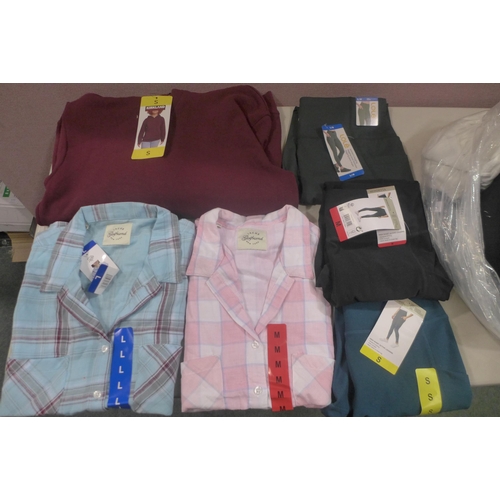 6260 - Quantity of mixed women's clothing to include leggings, hoodie, shirts, etc. various sizes (336-7300... 