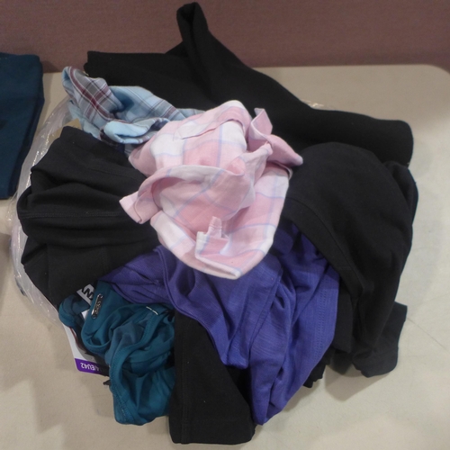 6261 - Quantity of mixed women's clothng to include DKNY, shirts, leggings, etc. various sizes (336-73003) ... 