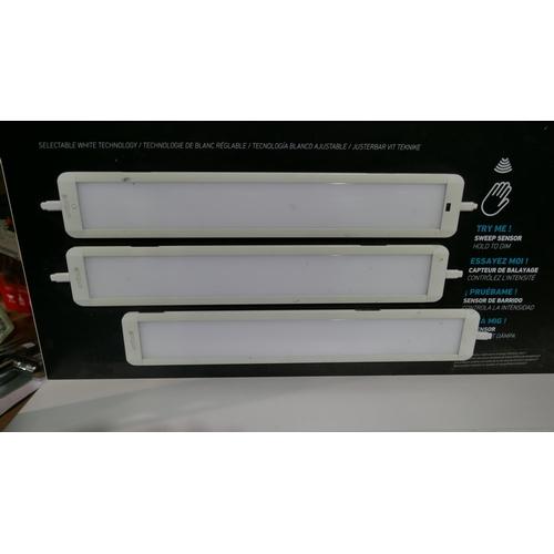 6017 - Artika LED under cabinet light display unit (337-10) *This lot is subject to Vat