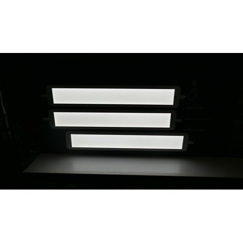 6017 - Artika LED under cabinet light display unit (337-10) *This lot is subject to Vat