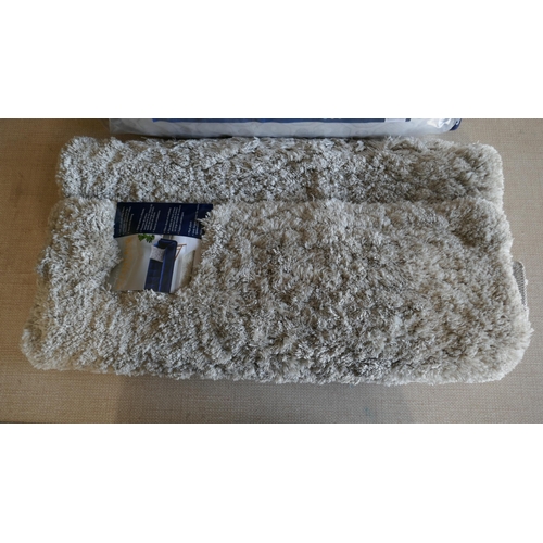 6024 - Dormeo Octasense Pillow and a confetti accent shag rug  (337-31) *This lot is subject to Vat