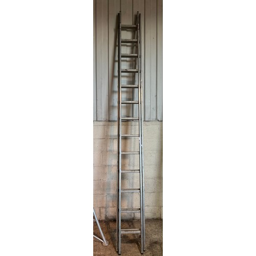 5342 - A double rung aluminium extension ladder