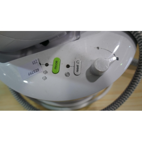 6359 - Braun Carestyle 2 Steam Generating Iron- Model Is2044 (337-201) *This lot is subject to Vat