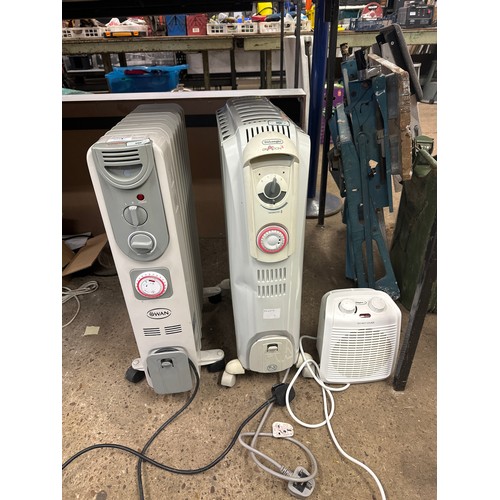 5254 - 3 electric heaters, a Swan SH1015 8 fin oil filled, a DeLonghi Dragon 3 and a Hayes fan heater